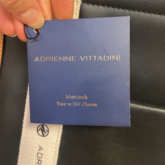 Adrienne Vittadini Montauk Tote w/AV Charm - Picture 3 of 9